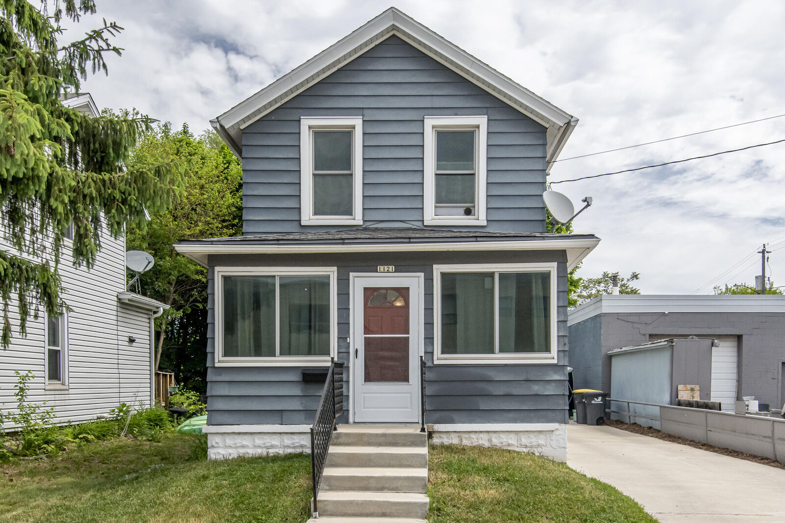 Property Photo: 1121 Adams St WI 53186