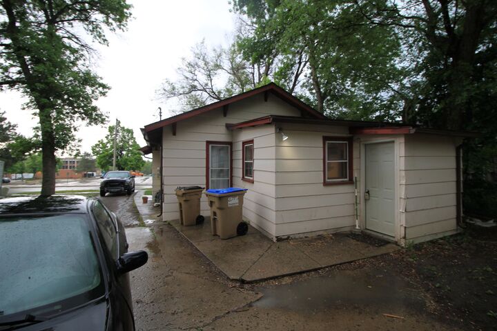 Property Photo: 704 11th Ave NW ND 58703