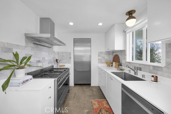 Property Photo:  149 Avenida Sierra  CA 92672 