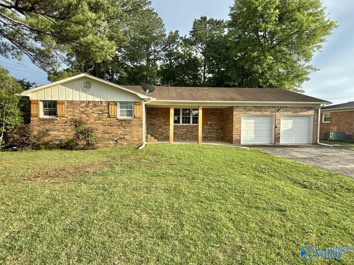 Property Photo:  1929 Woodmead Street  AL 35601 