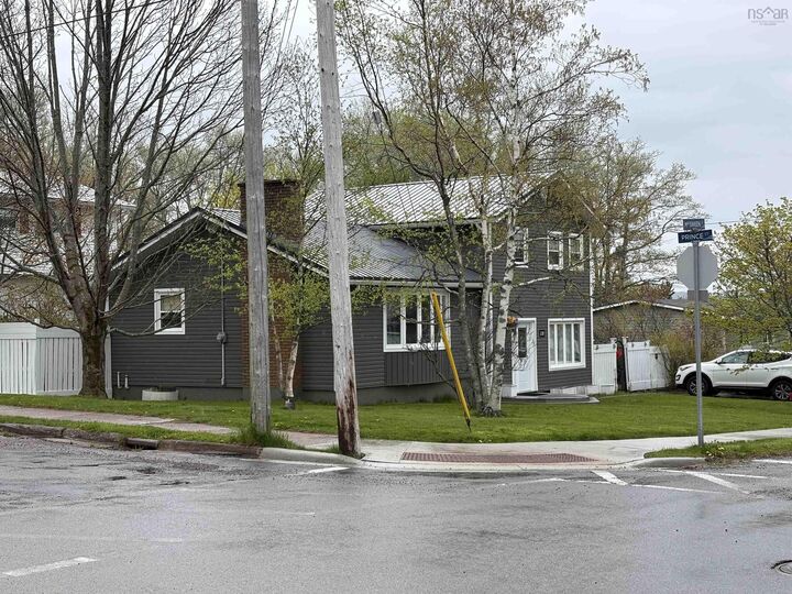 118 Macsween Street — photo 1