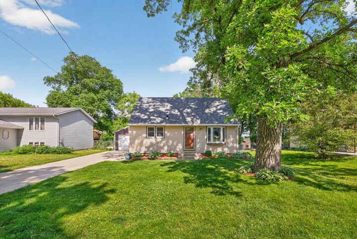 Property Photo:  2214 2nd Avenue SW  MN 55902 