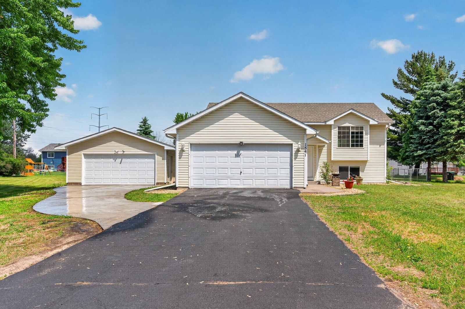 Property Photo:  1541 146th Lane NW  MN 55304 
