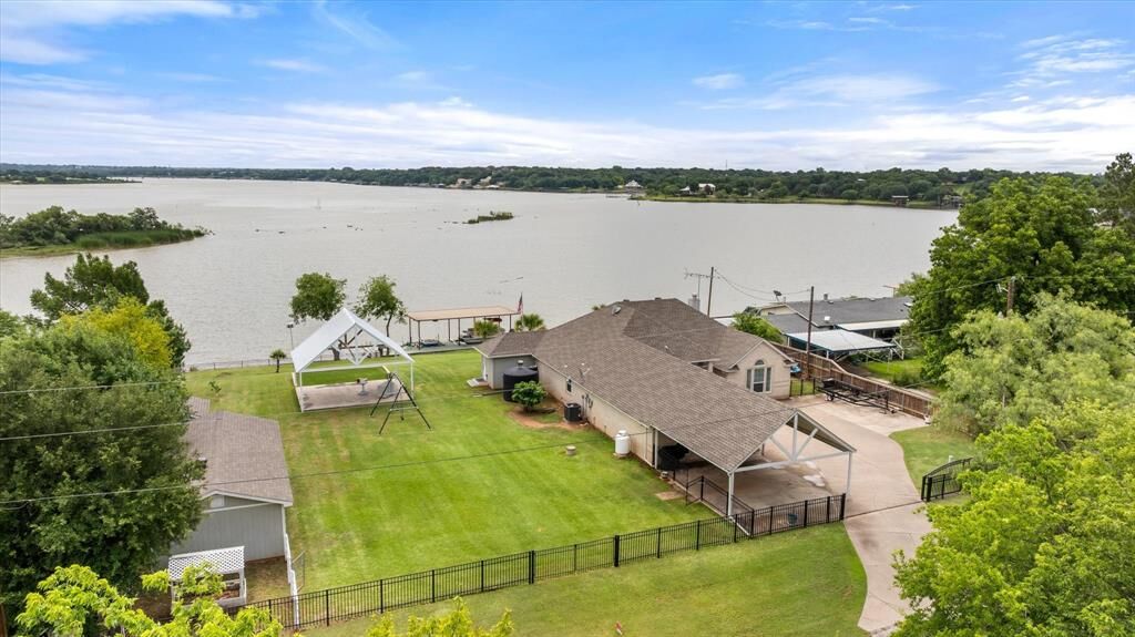 Property Photo: 3226 Sunrise Court TX 76048