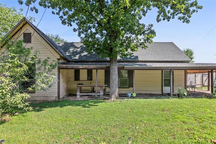 Property Photo: 704 Cantrell Street TX 75165