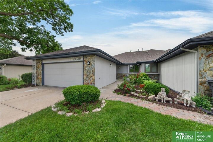 Property Photo: 9429 Parker Street NE 68114
