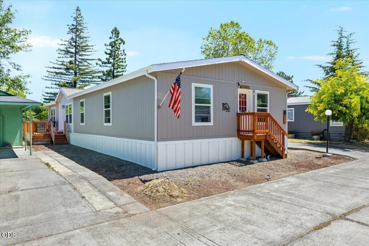 Property Photo: 872 Mindy Sue OR 97501