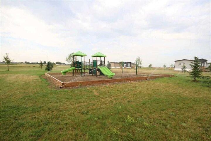 Property Photo: 4810 72 Ave. AB T1G 2A2