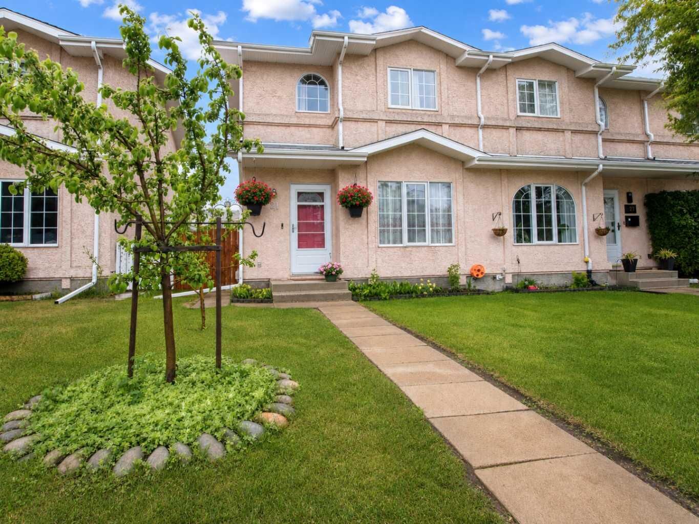 Property Photo: 21 Dixon Crescent AB T4R 2J1