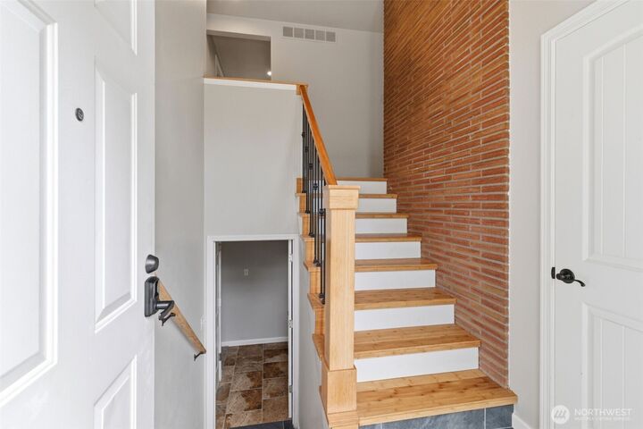 Property Photo:  826  Maplewood Avenue  WA 98030 