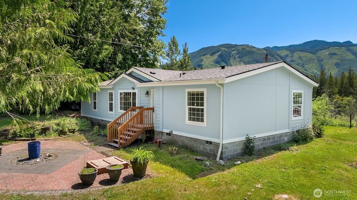 Property Photo:  41918  156th Street SE  WA 98251 