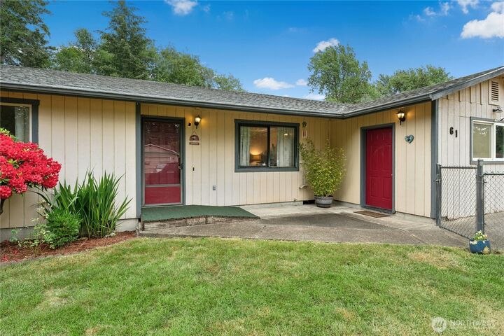 Property Photo:  61 E Fir Court  WA 98584 