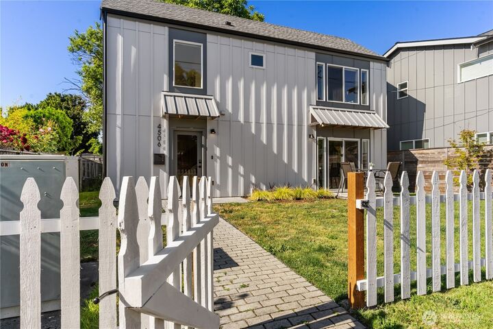 Property Photo: 4506 S Kenyon St WA 98118