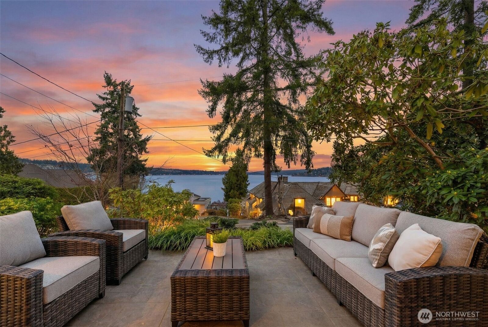 Property Photo:  18021 SE 40th Place  WA 98008 