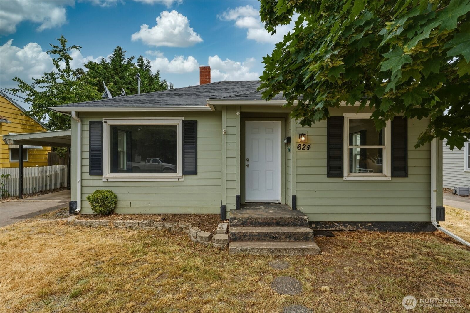Property Photo:  624  White Street  WA 99362 