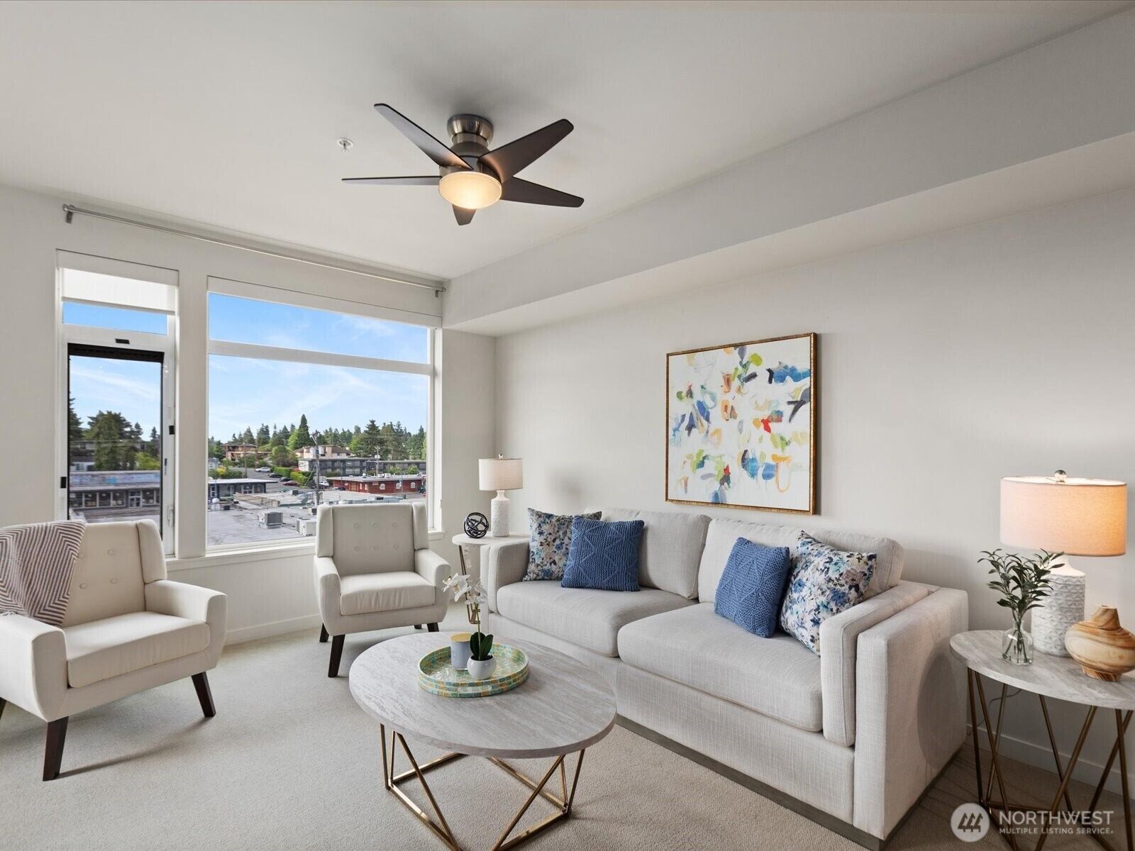 Property Photo:  15100  6th Avenue SW 411  WA 98166 