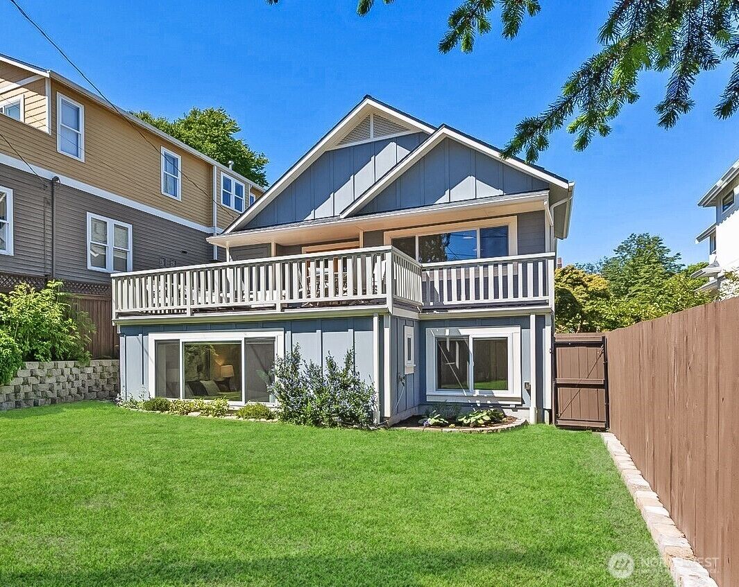 Property Photo: 2629 E Valley Street WA 98112