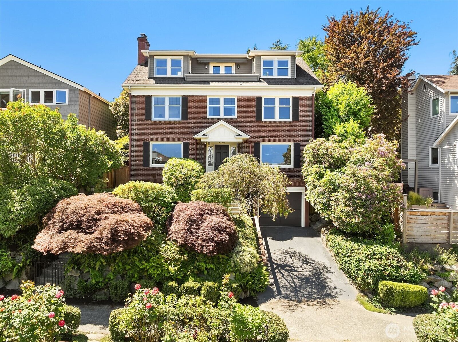 Property Photo:  4007  48th Avenue NE  WA 98105 