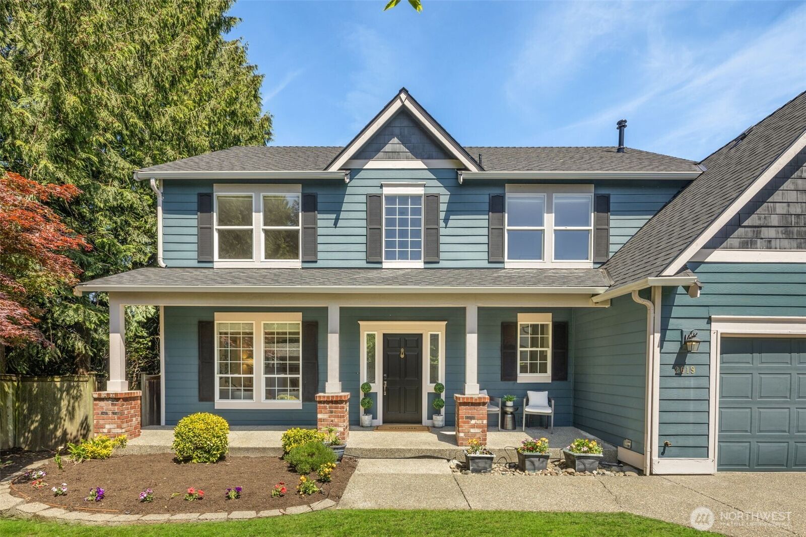 Property Photo:  2619  Anacortes Avenue NE  WA 98059 