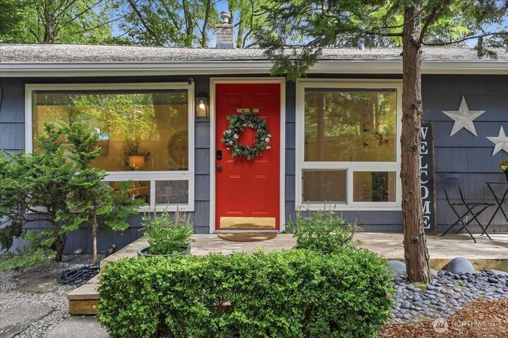 Property Photo:  2804 E Howell Street  WA 98122 