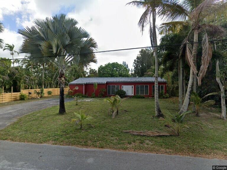 Property Photo:  300 Bayberry Drive  FL 33317 