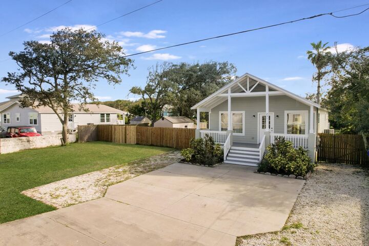 Property Photo: 231 Majorca Rd FL 32080