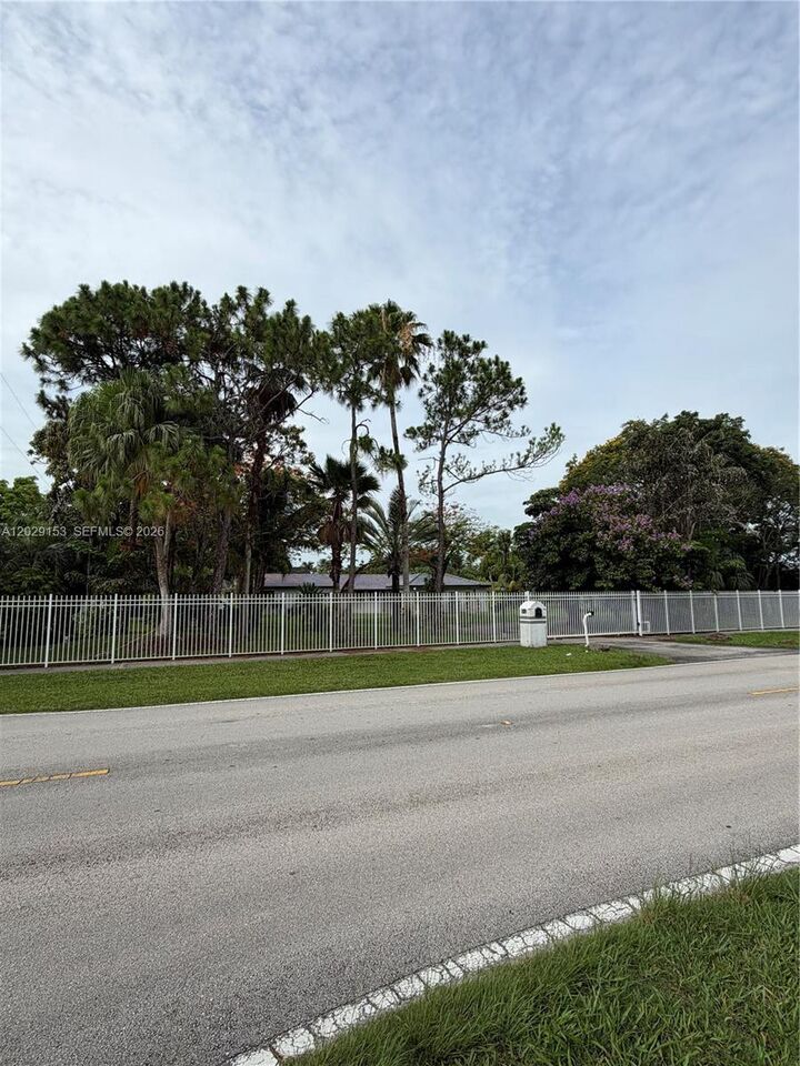 Property Photo:  10350 SW 128th St  FL 33176 