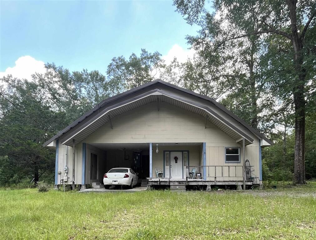 Property Photo: 1350 Ogese Courmier Road LA 70668