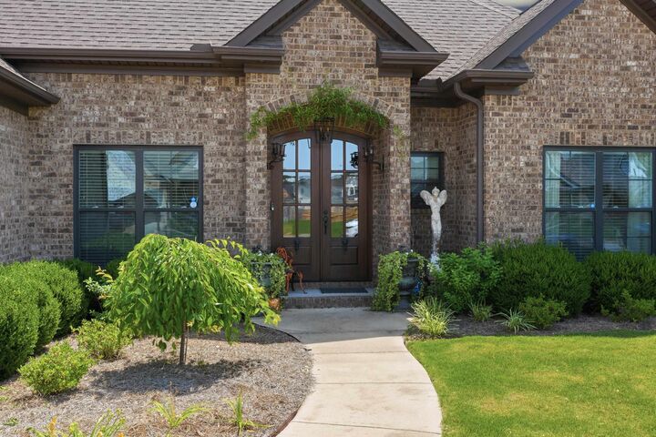 Property Photo:  113 Caroline Way  AL 35661 