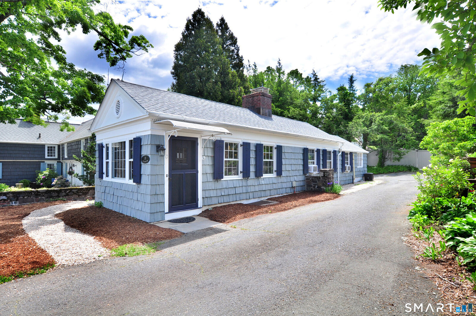 Property Photo:  10 Toll House Lane  CT 06117 