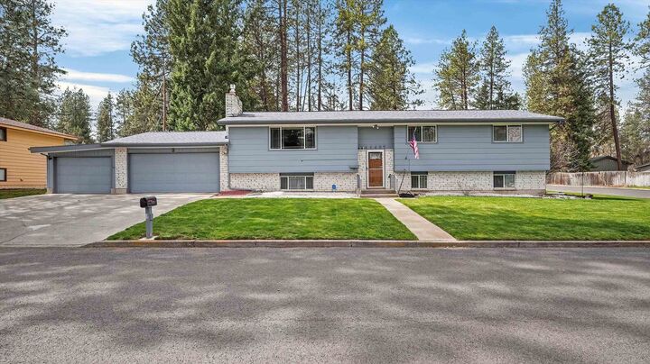 Property Photo:  11407 N Post St  WA 99218 