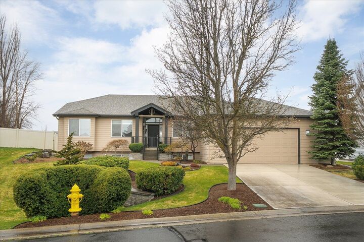 Property Photo:  718 S Shelley Lake Ln  WA 99037 