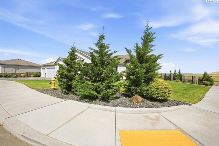 Property Photo: 505 Thebes St. WA 99353