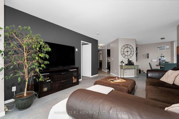 Property Photo:  150 Dunlop Street E 807  ON L4M 6H1 