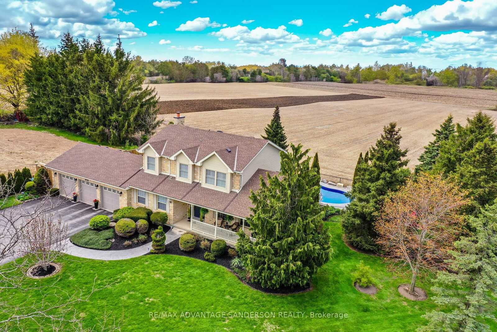 Property Photo:  975 Sunningdale Road W  ON N6G 5B7 