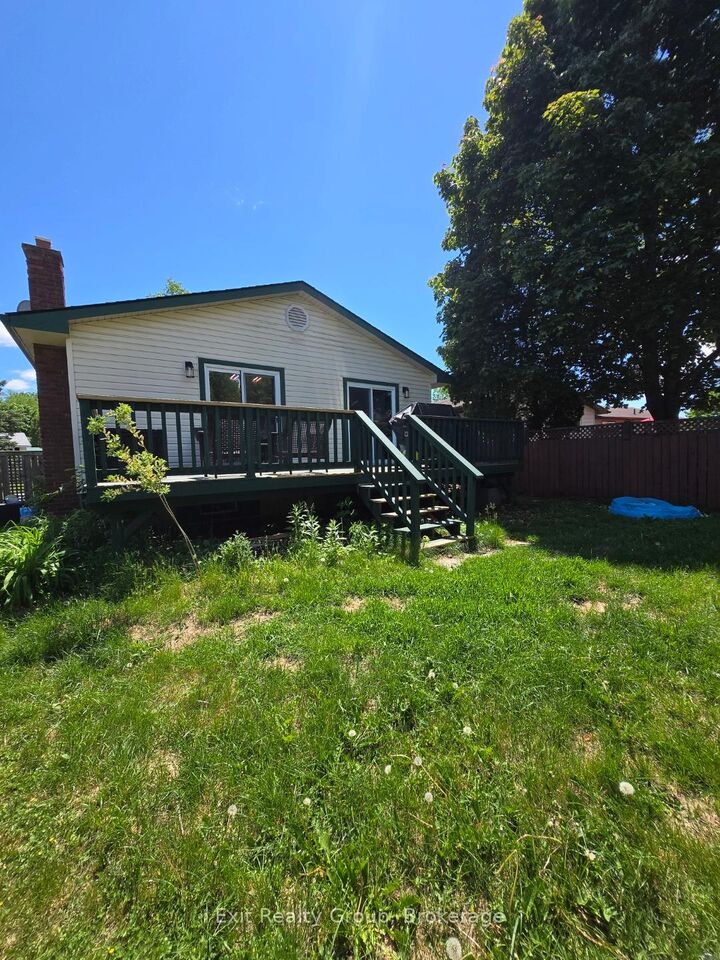Property Photo: 116 Nicholas Street ON K8V 6B2