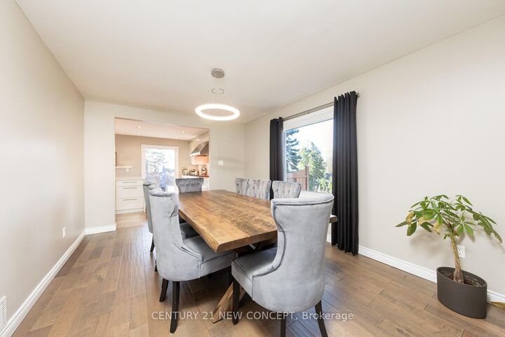 Property Photo: 40 Marchwood Crescent ON L4C 8M5