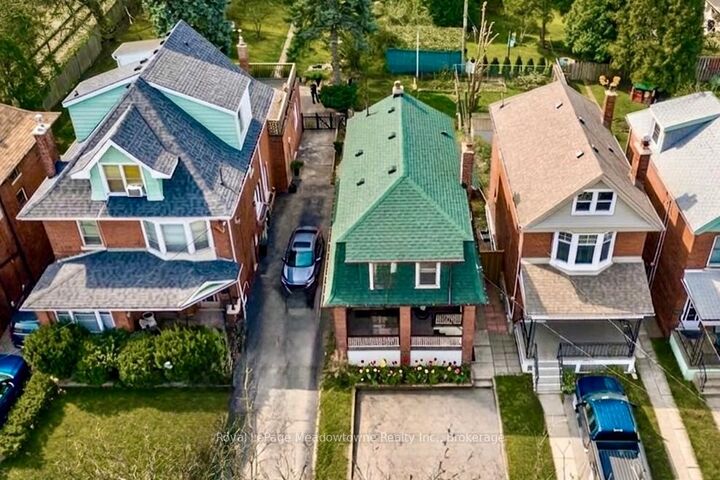 216 Maplewood Avenue — photo 1