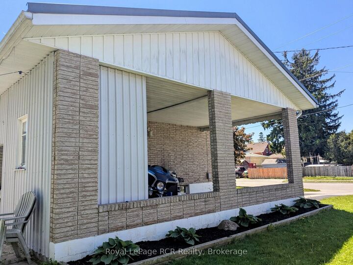 Property Photo: 551 15th Avenue ON N4N 3J2