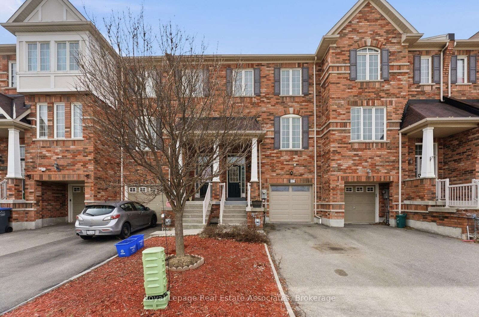 Property Photo: 647 Courtney Valley Road ON L5V 0C4