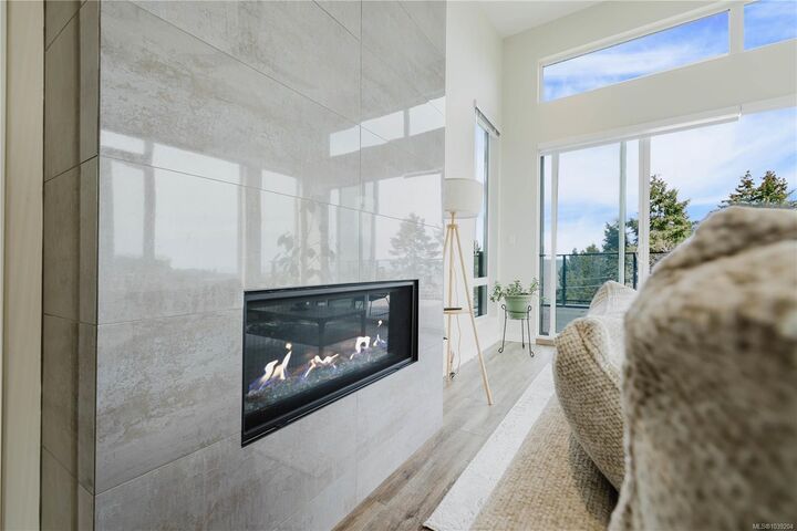 Property Photo:  100 Lombardy St #402  BC V9P 0G4 