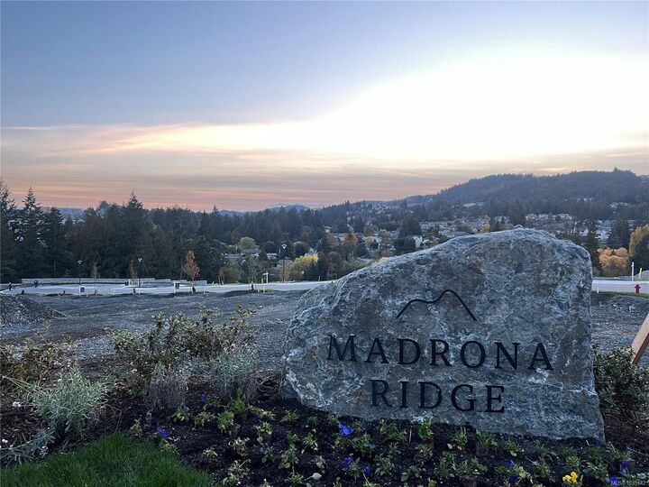 696 Madrona Ridge — photo 1