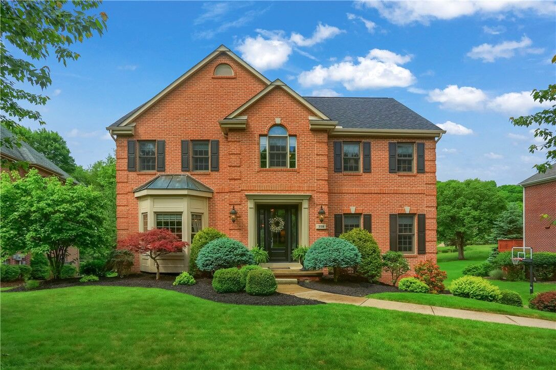Property Photo: 358 Steeplechase Dr PA 16066