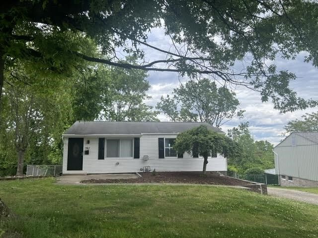 Property Photo:  781 Illini Dr  PA 15146 