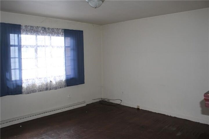 Property Photo:  569 Linden Way  PA 15033 