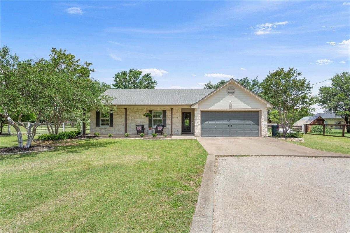 Property Photo:  110 Sunset Road  TX 78633 