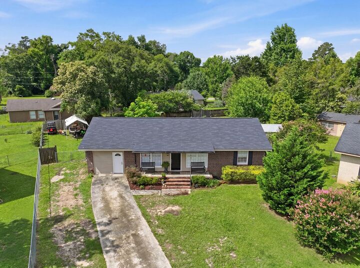 Property Photo:  124 Jefferson Court  GA 31763 