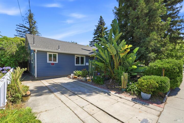 Property Photo:  2707 Bonifacio Street  CA 94519 