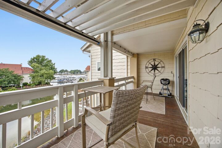 Property Photo:  18009 Kings Point Drive I  NC 28031 