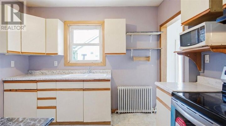 Property Photo: 47 Second Avenue ON P3B 3L7